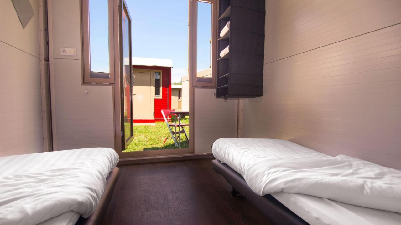 Pop-Up Hotel Songfestival Klaaswaal ภายนอก รูปภาพ